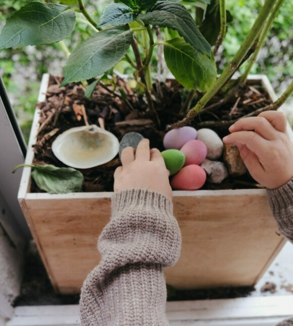 happy-eggs-grapat-uova-felici-arcobaleno-pastello